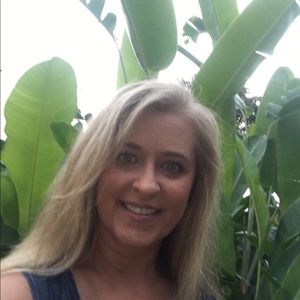 Meet your Posher, Deborah